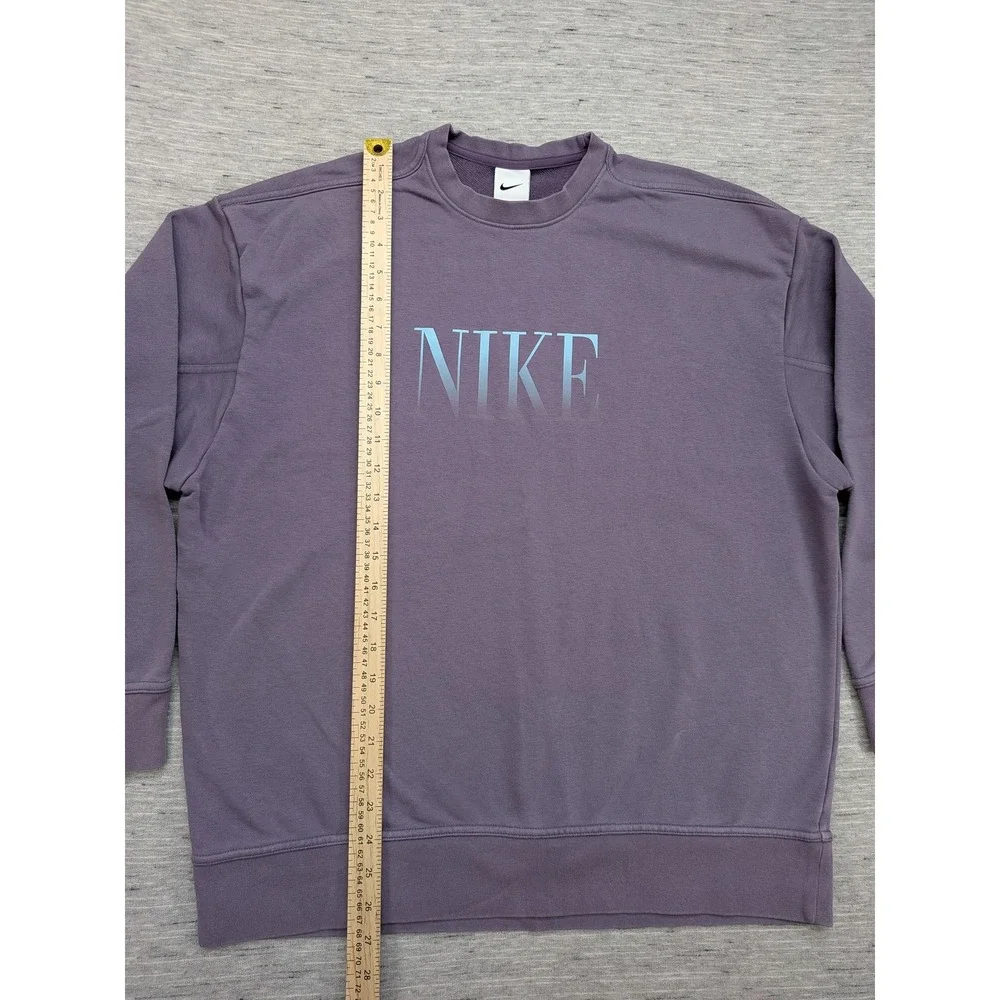 Nike Crewneck‎ Sweatshirt Womens Medium Dri-FIT Pullover Athletic Spell Out